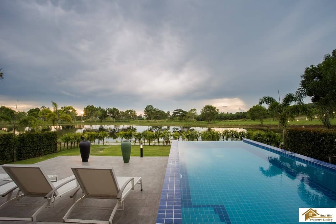 Sanctuary Lakes Luxury Villa Peaceful Living