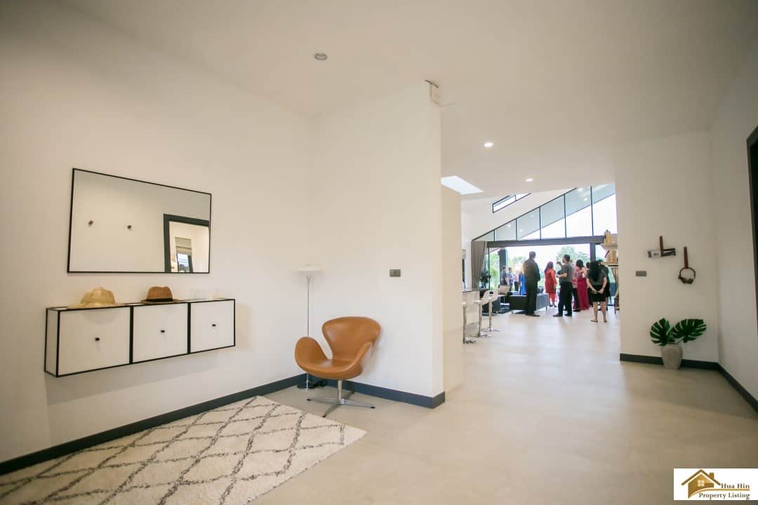 Sanctuary Lakes Home Stunning Landscape