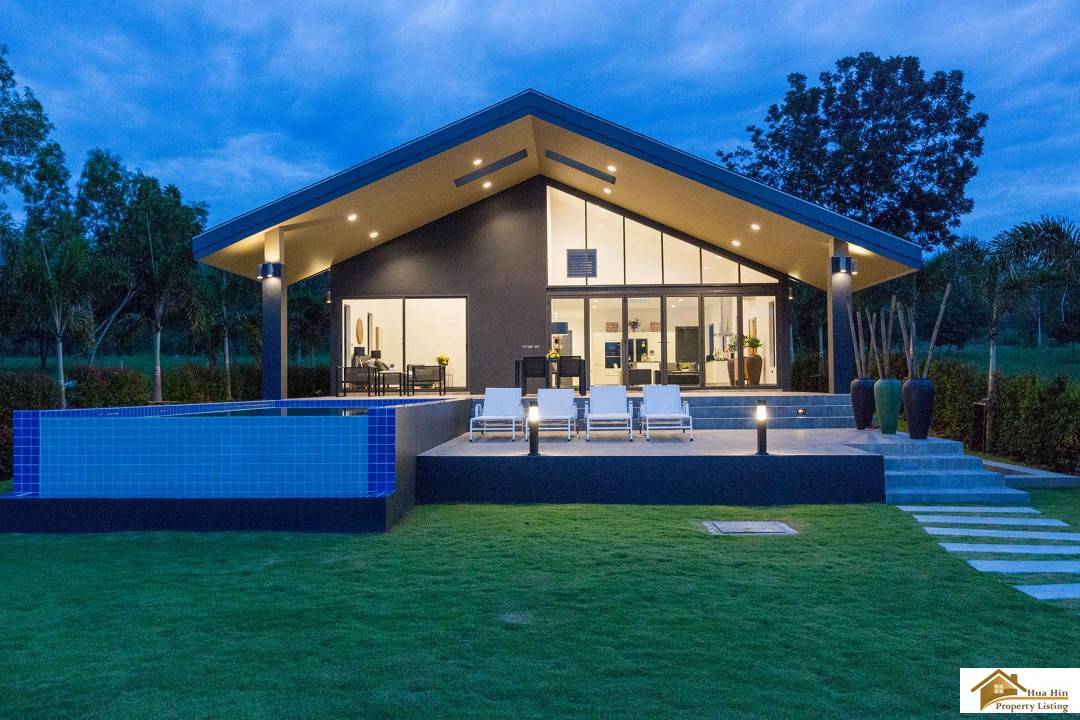 Sanctuary Lakes Elegant Villa Serenity