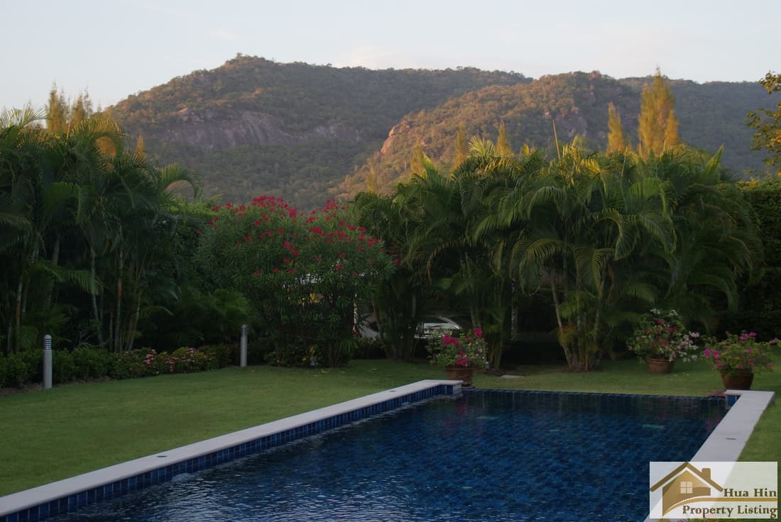 Baan Ing Phu Private Villa Modern Estate Investment Luxury Estate Sales Baan Ing Phu