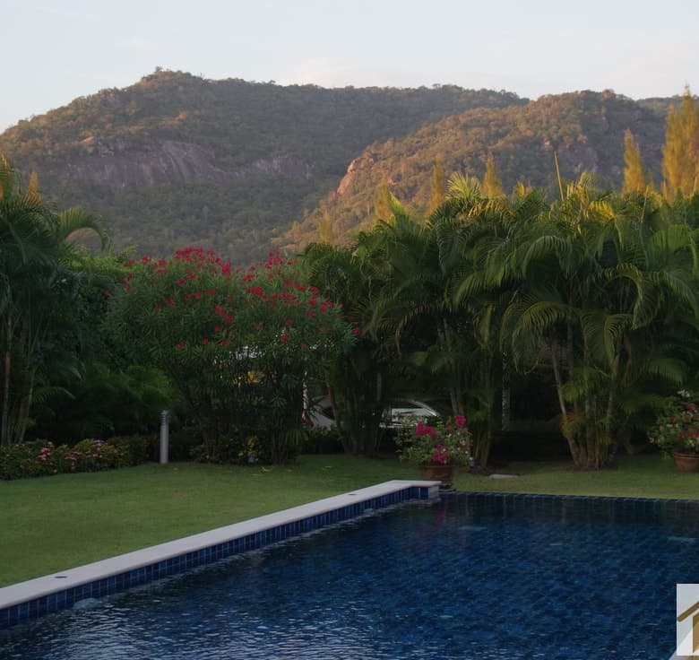 Estate Villa Sales Modern Park