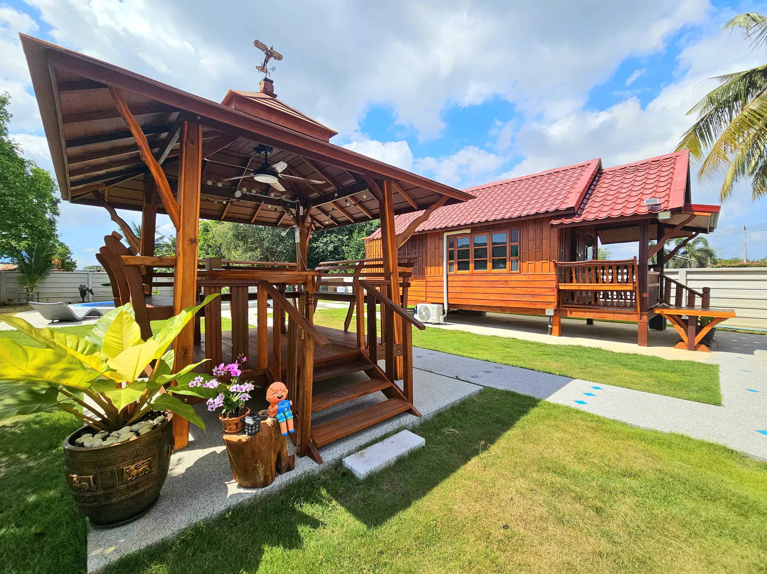 Modern Pool Villa Sales Feature