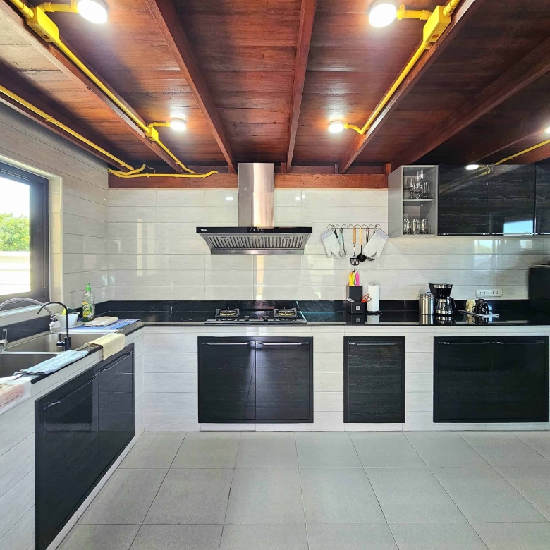 Pranburi Villa Sales Elegance