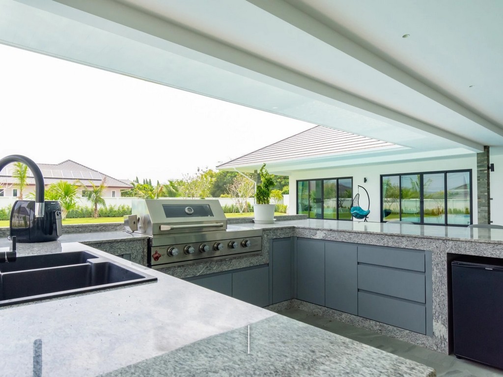 Villa Garden Tropical Plants Mature Trees Hua Hin Villa Sales Beauty