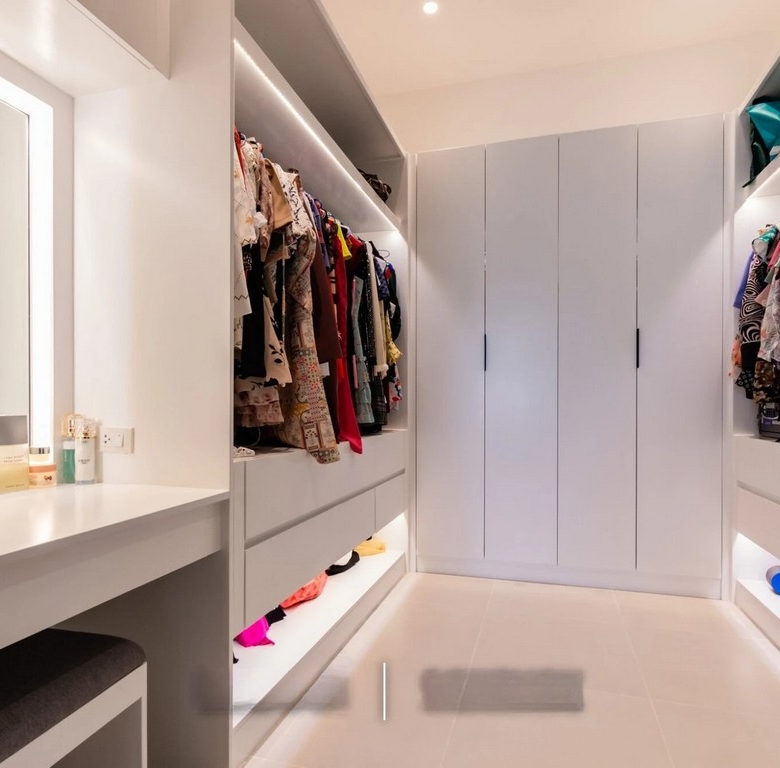 Villa Sales Scenic Capture