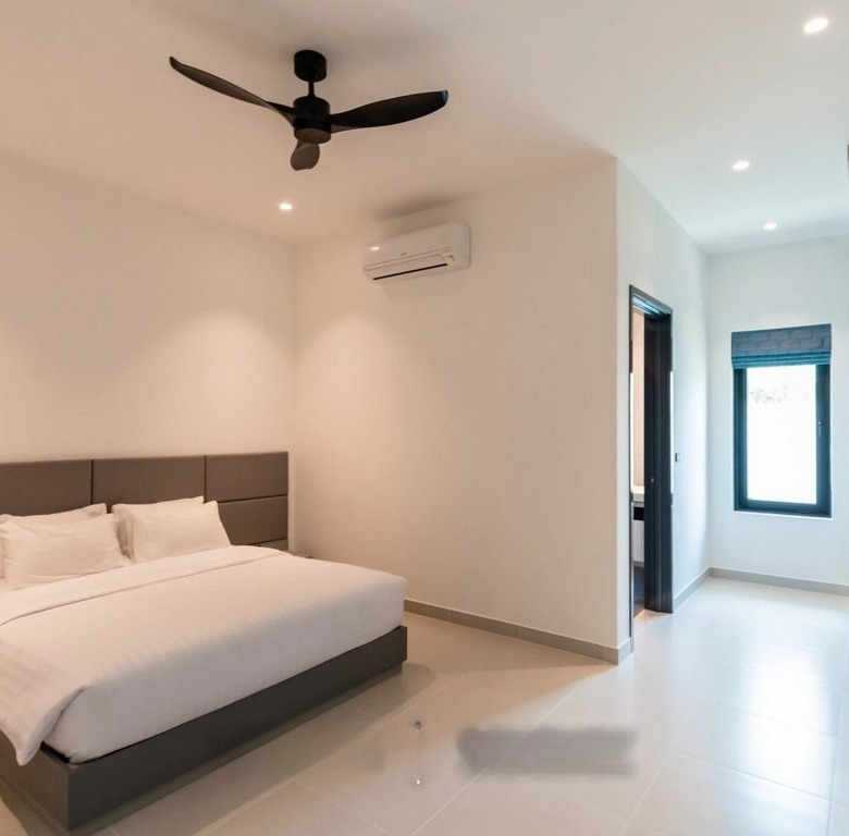 Pool Villa Sales Elegance