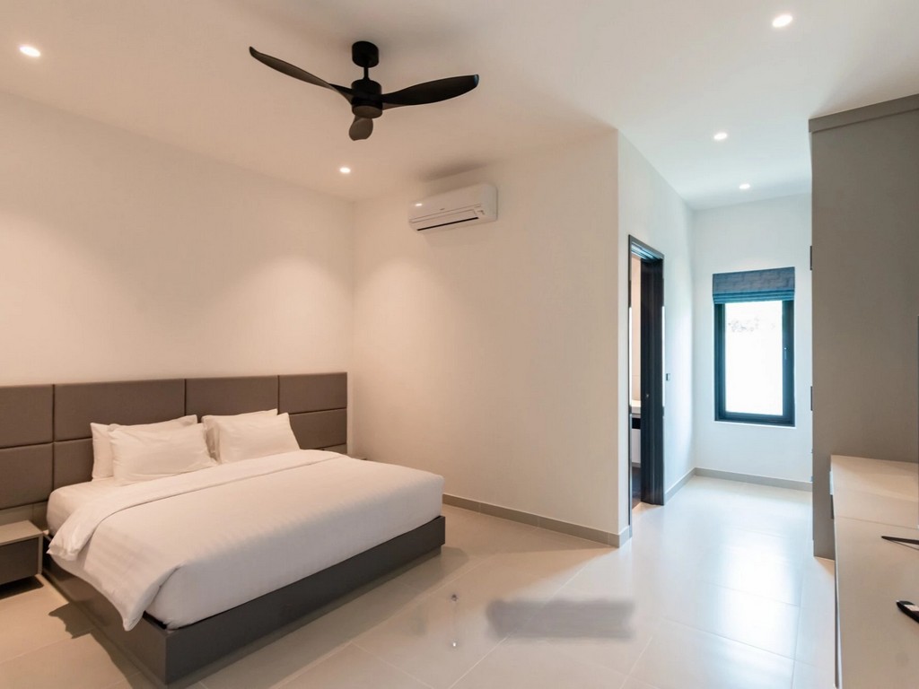 Hua Hin Villa Kitchen Modern Appliances Pool Villa Sales Elegance