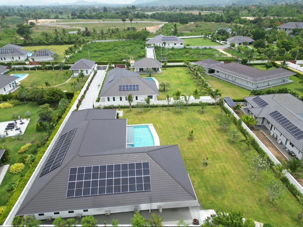 Hua Hin Luxury Villa Tropical Landscaped Gardens Luxury Parkland Villa Sales View