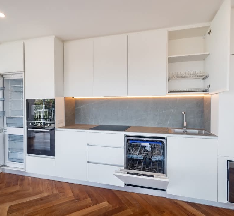 Distinctive Beachfront Sales Home