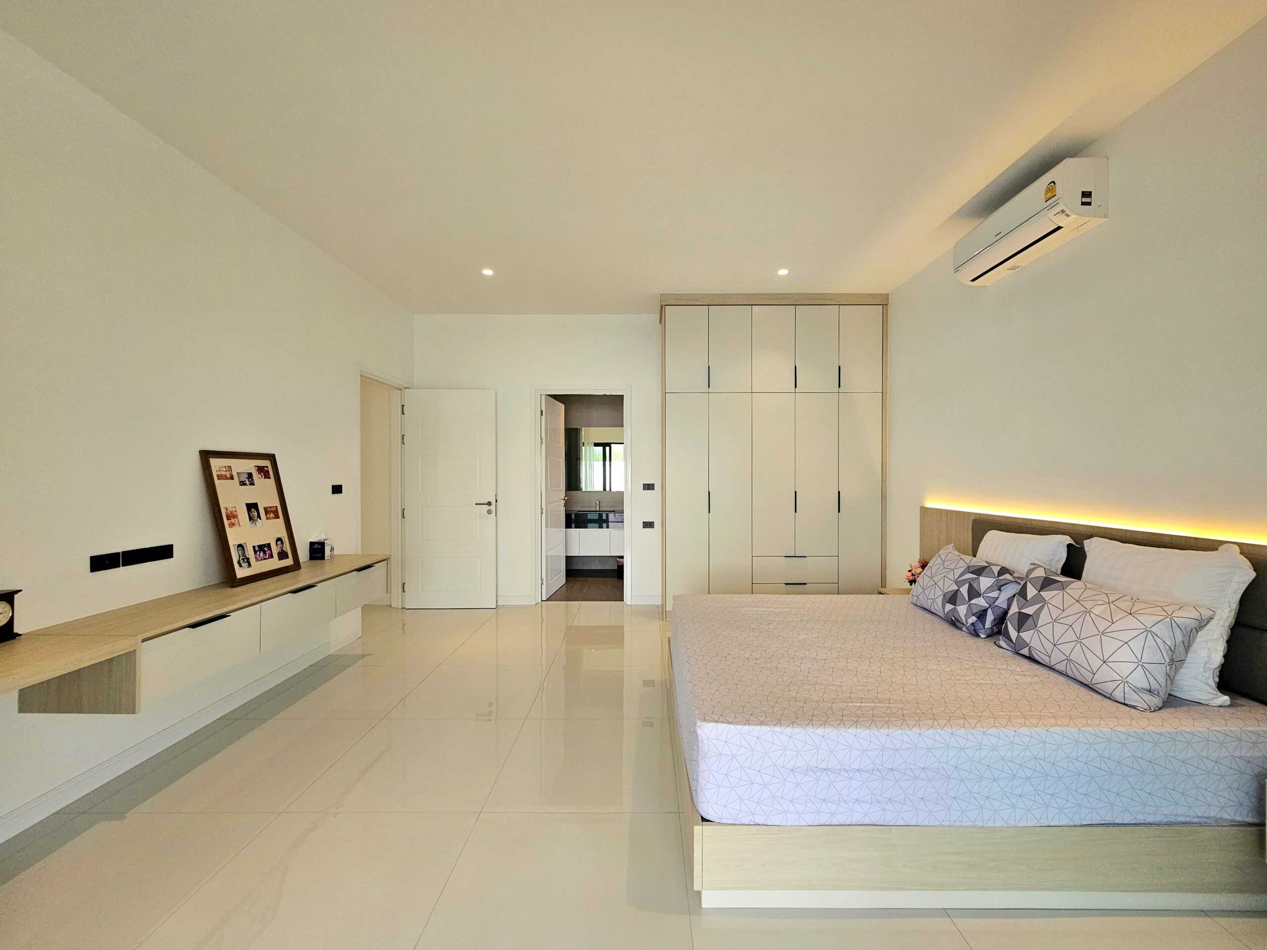 Distinguished Pool Villa Sales Hua Hin