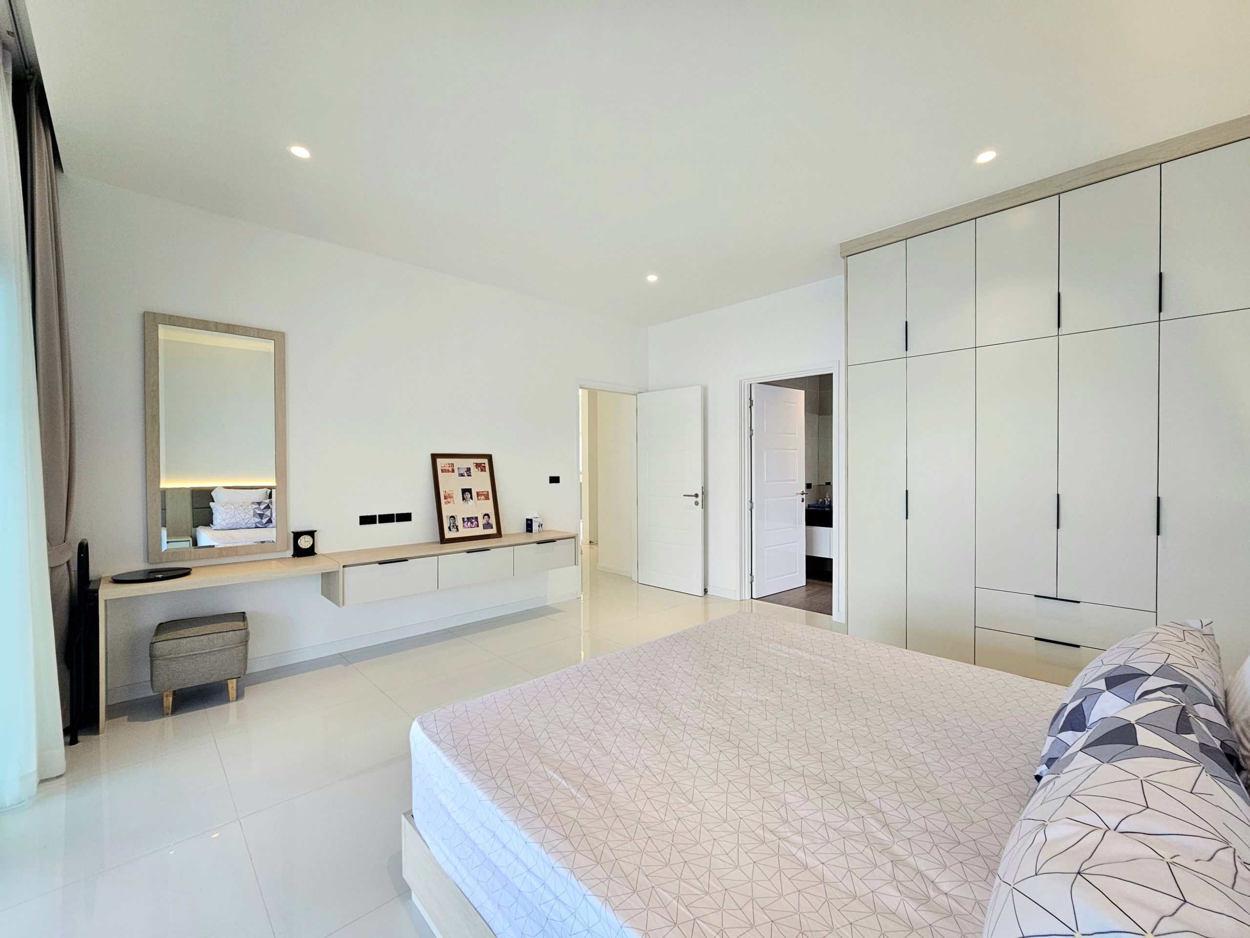 Notable Villa Sales Hua Hin Soi 70