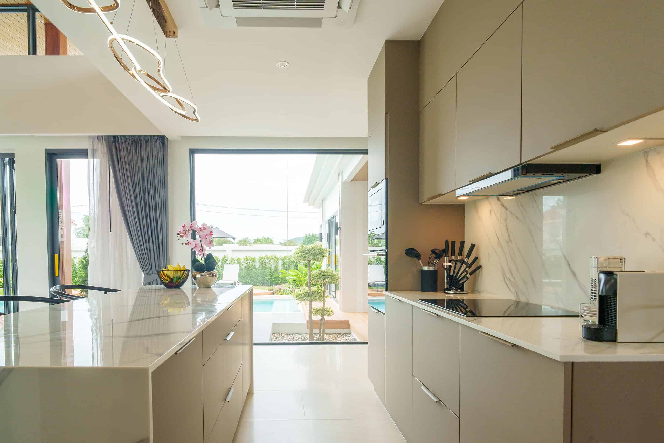 Contemporary Villa Sales Look