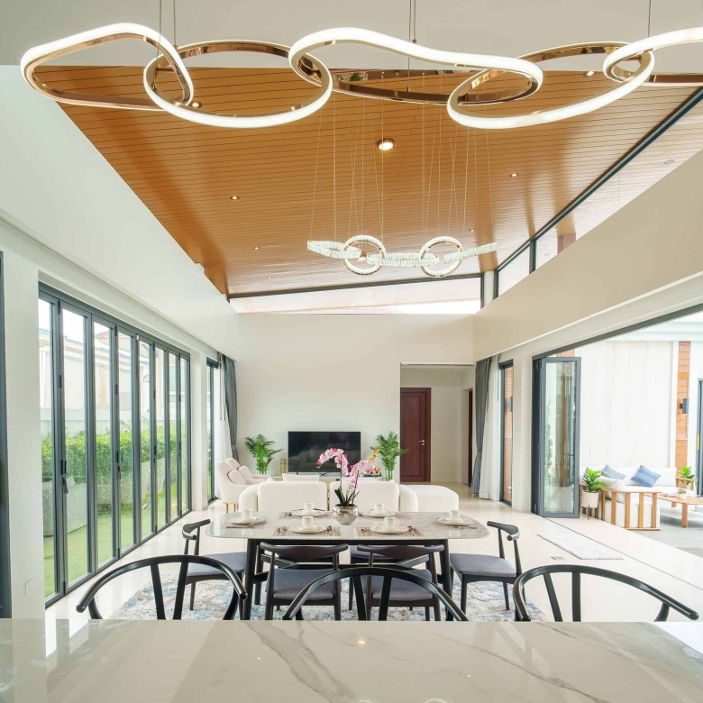 Thipurai Luxury Sales Scene