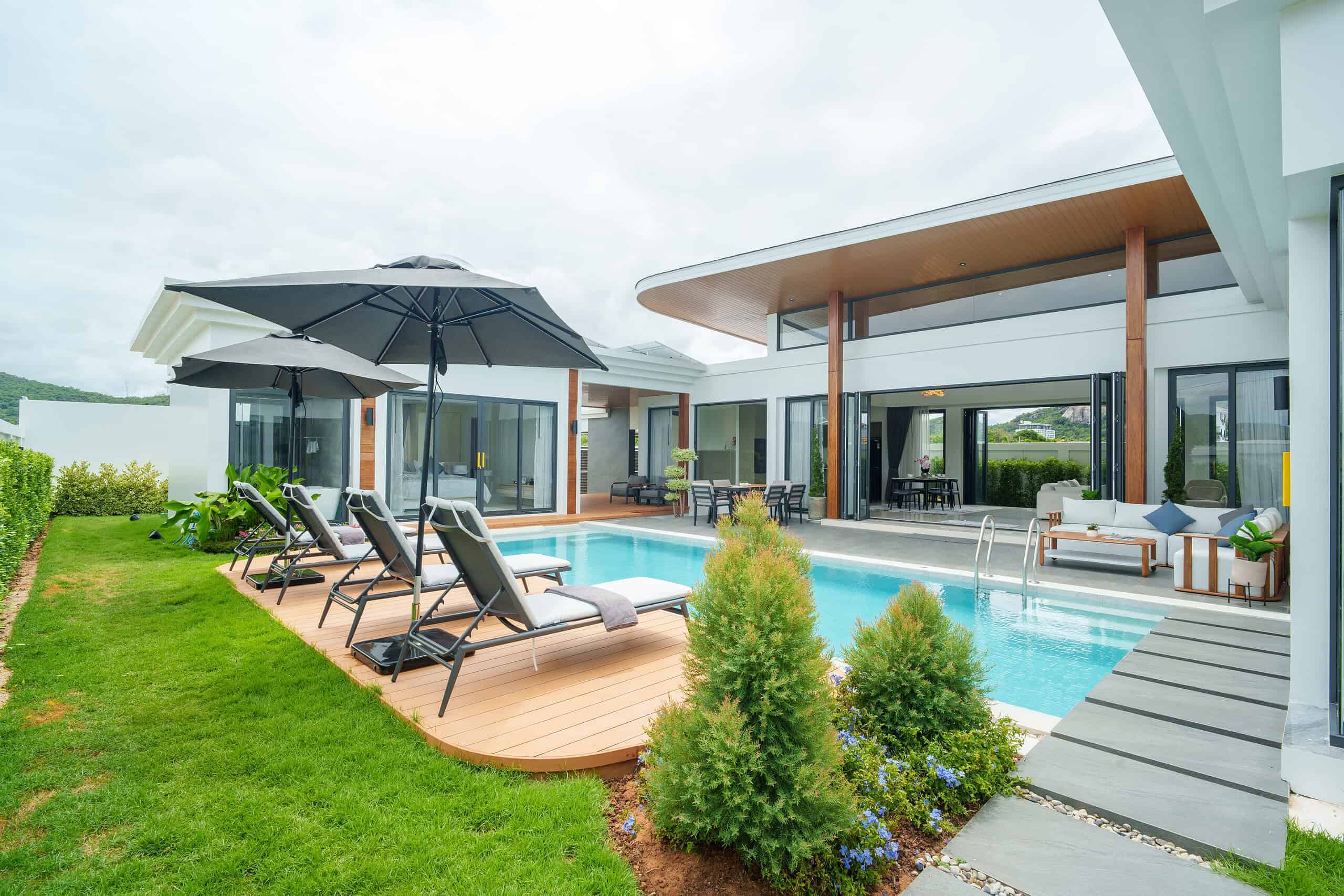 Tropical Sales Property View