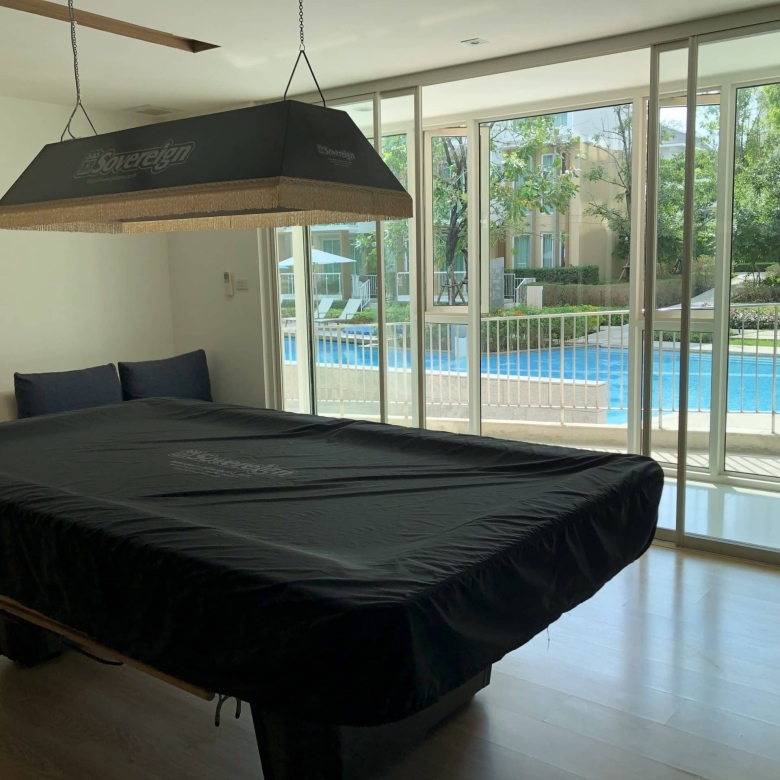 Wan Vayla Beachfront Sales Display